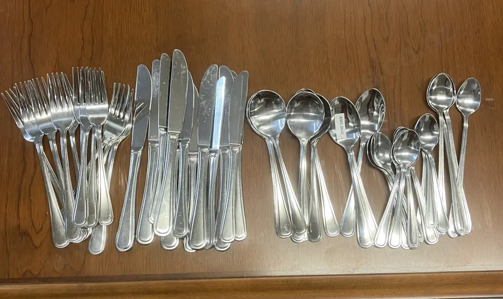 Stanley Rogers Flatware - 51 Pieces Image 1++