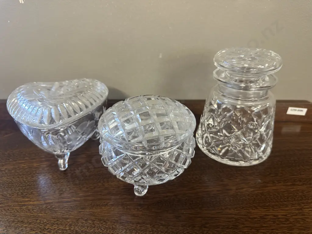 Vintage Crystal Items Including Webb Corbett Lidded Storage Jar & Trinket Dishes Image 1++
