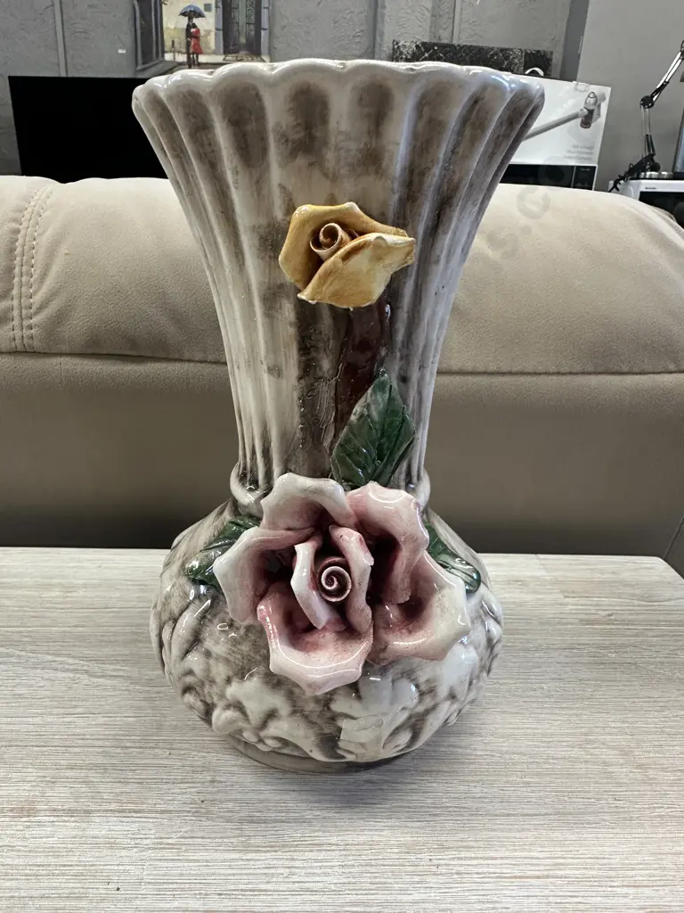 Vintage Italian Porcelain Capodimonte Rose Vase H24cm. Image 1++