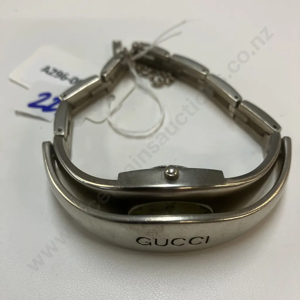 Vintage Gucci Womens Bracelet Watch Image 1++
