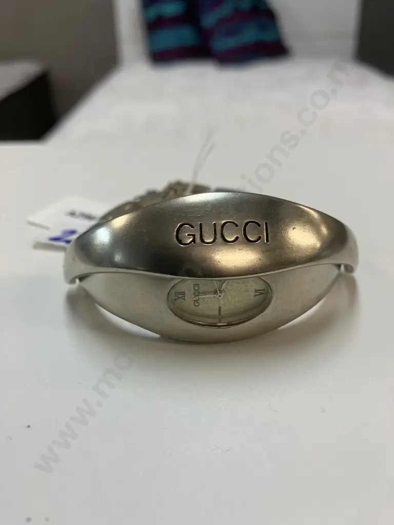 Vintage Gucci Womens Bracelet Watch Image 1++