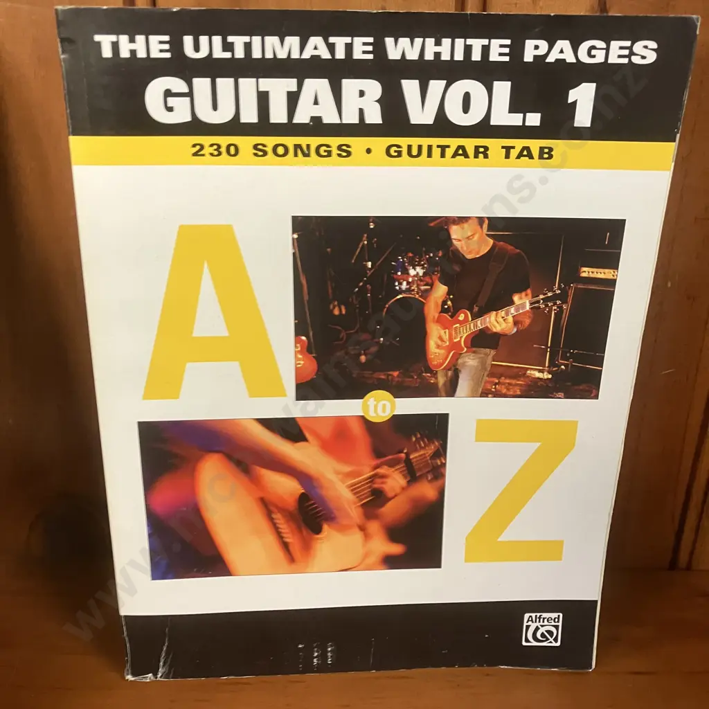 The Ultimate White Pages Guitar Vol.1 Alfred Publishing & Beginning Blues Guitar  - Arlen Roth 1987 Image 1++