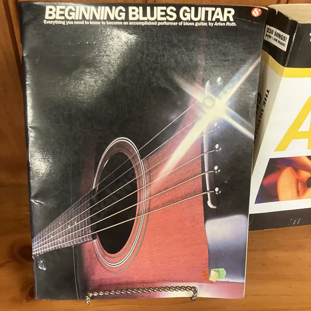 The Ultimate White Pages Guitar Vol.1 Alfred Publishing & Beginning Blues Guitar  - Arlen Roth 1987 Image 1++