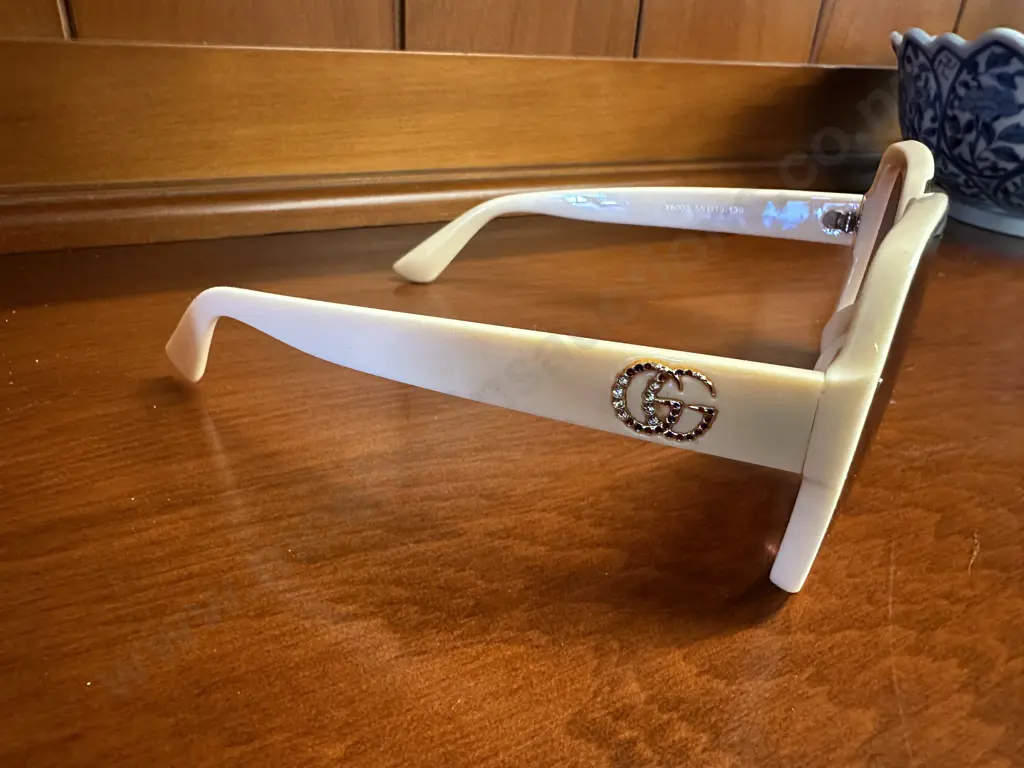 Gucci Ladies Sunglasses Made In Italy - y6002 55-19-139 Image 1++