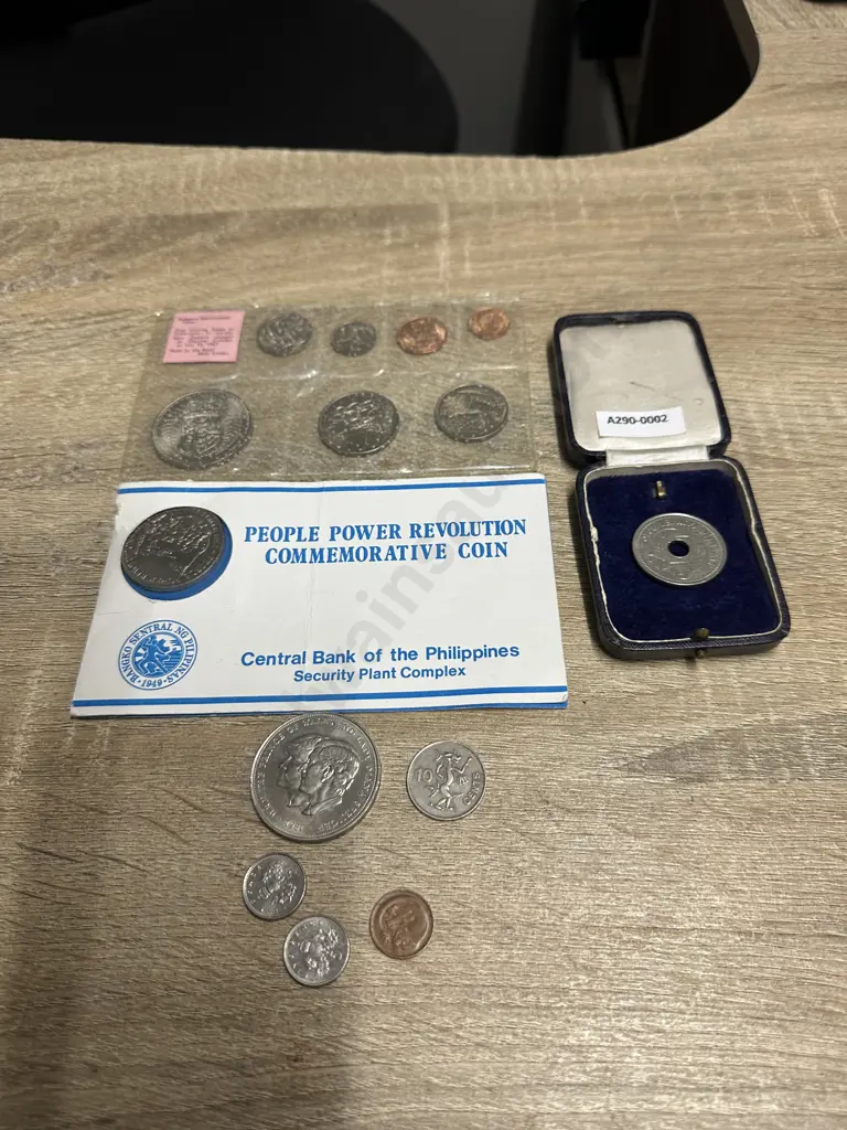 Assorted Coins Including NZ 1967 UNC Set Image 1++