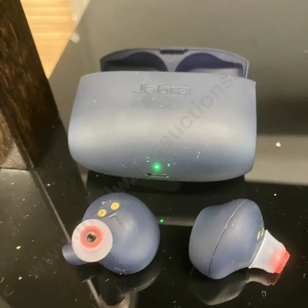 Jabra Elite Active 65t True Wireless Earphones (Navy) With Charging Case & Lead Image 1++