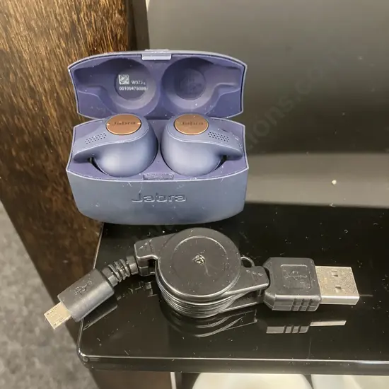 Jabra Elite Active 65t True Wireless Earphones (Navy) With Charging Case & Lead