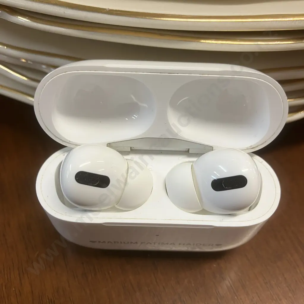Apple Airpods Pro Model A2084 With A2190 Charging Case Image 1++