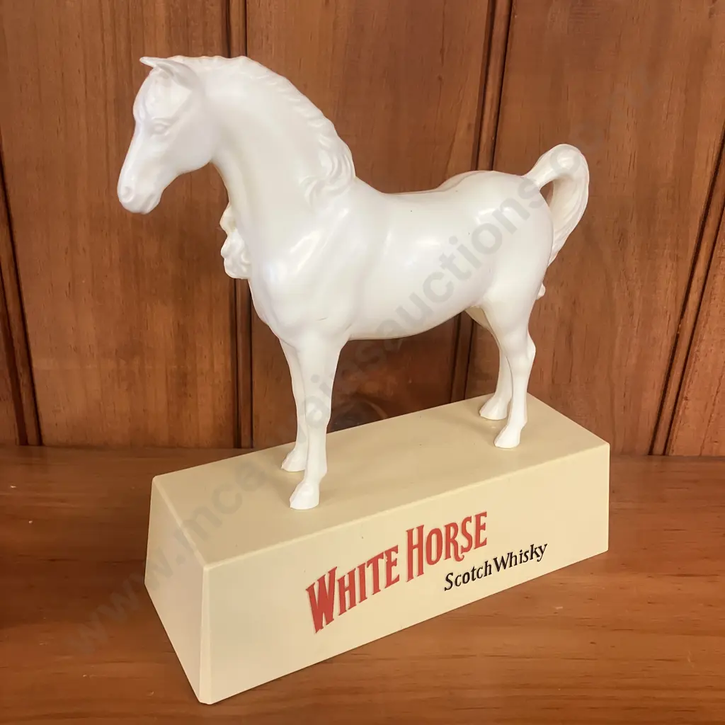 Vintage White Horse Scotch Whiskey Display Statue. H25cm Image 1++