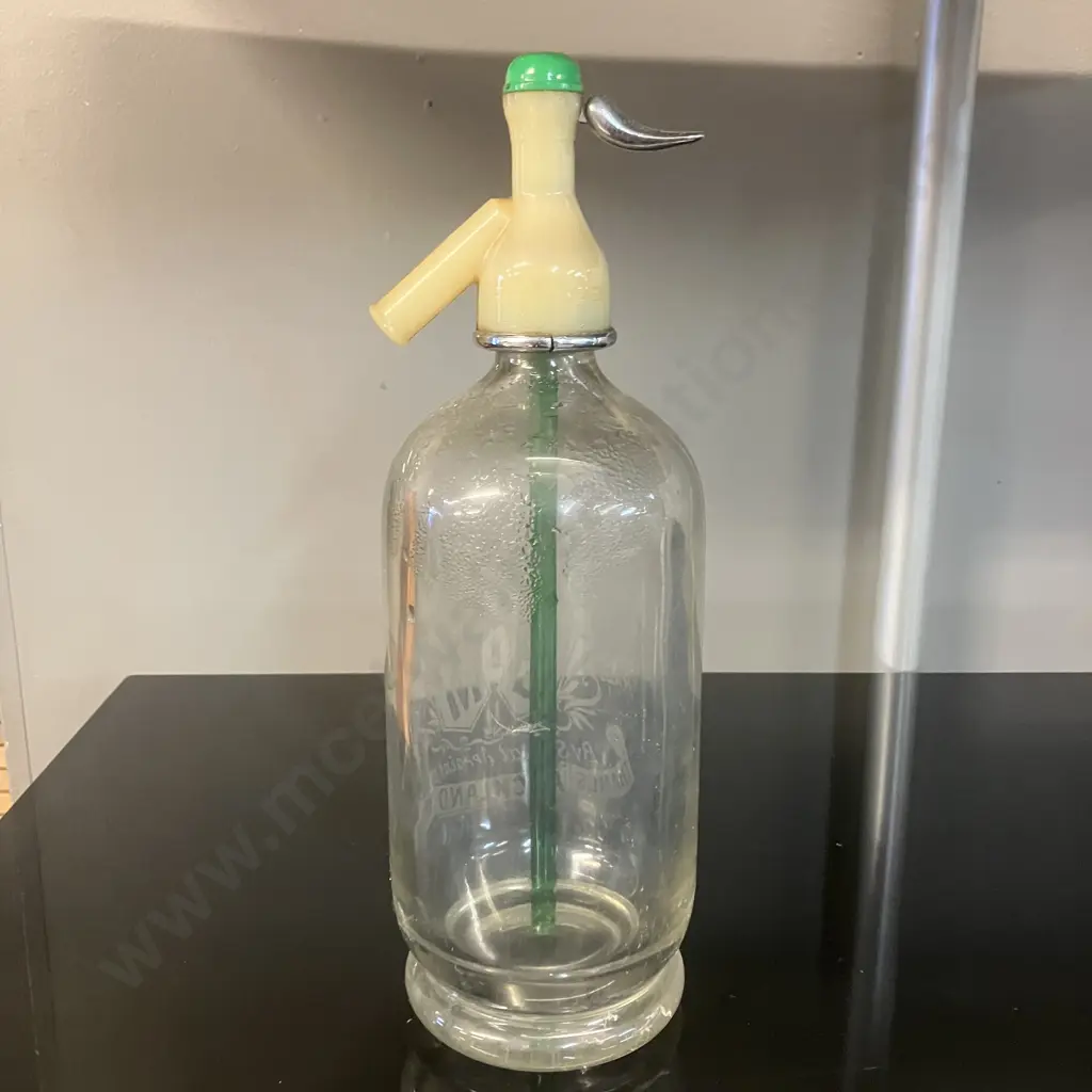 Grey & Menzies Soda Syphon "Gold Medal Mineral Waters - Thames, Auckland, Waikato", Cream Nozzle With Green Straw. H29cm Image 1++