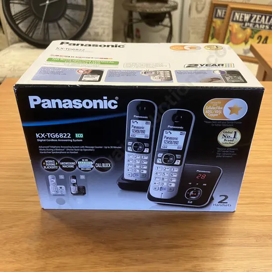 Panasonic Digital Cordless Answering System KX-TG6822, Boxed
