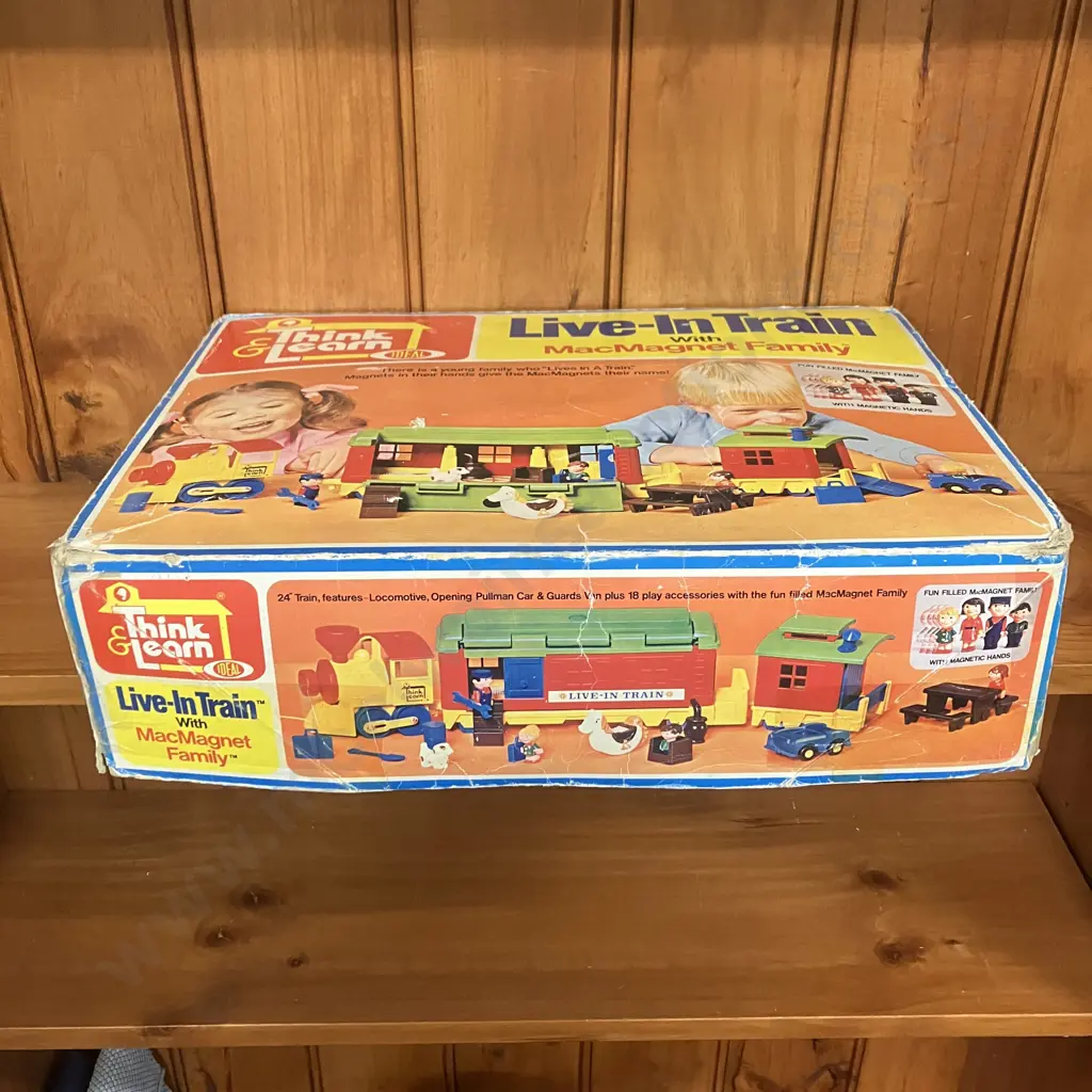 Live-In Train With MacMagnet Famly - Think and Learn Trainset, 1970s In Original Box Image 1++