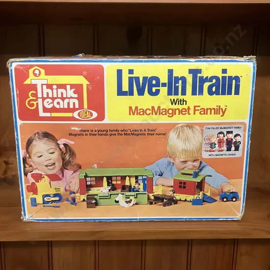 Live-In Train With MacMagnet Famly - Think and Learn Trainset, 1970s In Original Box