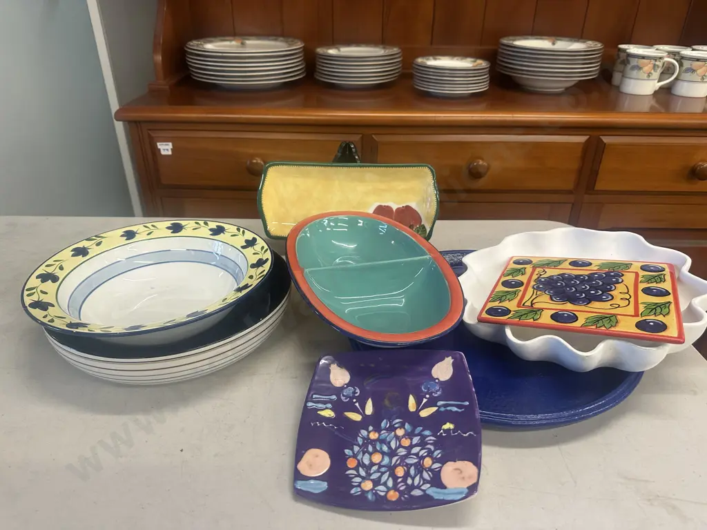 Selection Of Serving Ware Including Temuka Etc Image 1++