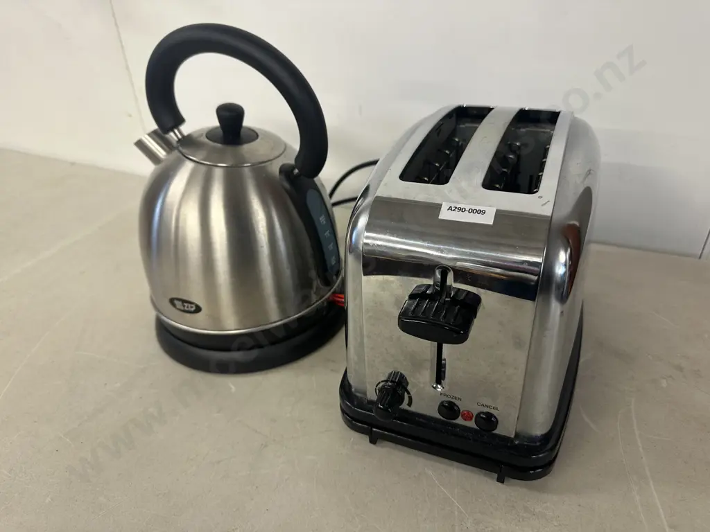 Russell Hobbs Toaster & Zip Electric Jug Image 1++