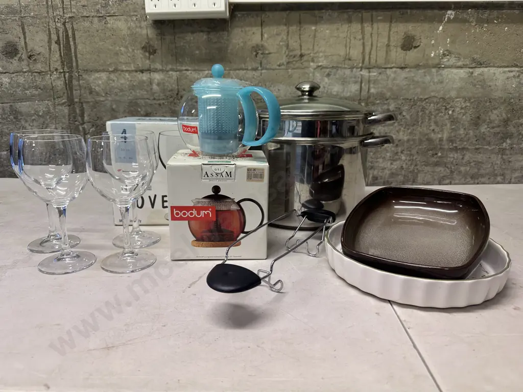 Pasta Pot, Bodum Teapot, Novello Glasses Etc Image 1++