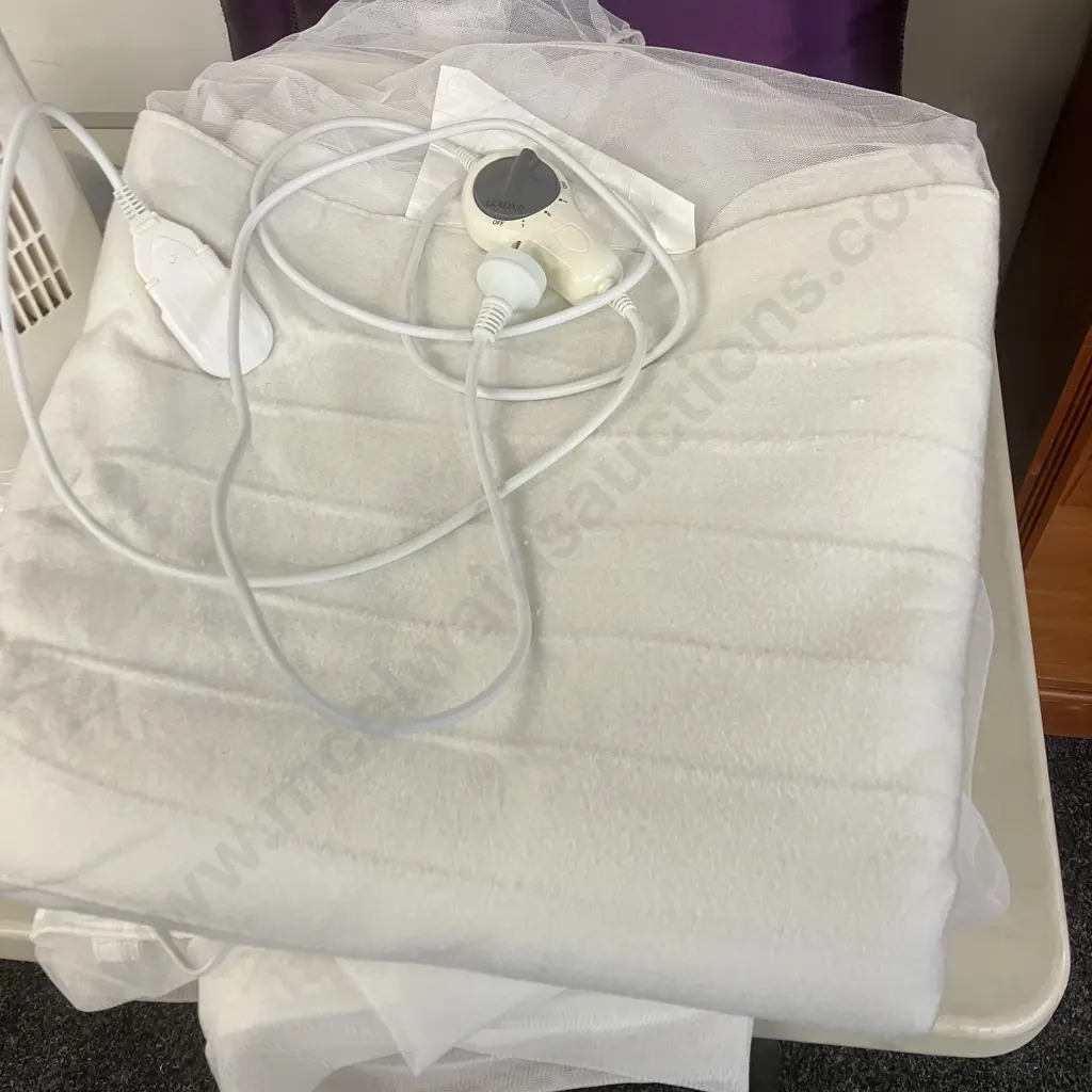 Pair of Goldair Elec Blankets, 2 x Purple Cushions, Anko HEG74 Tower Fan, Austrabeam Styleux Floor Lamp (No Bulb/Glass) Image 1++