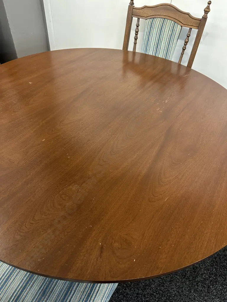 Round Top Mahogany Dining Table, Single Pedestal Base (75 x 106cm) With Four Blue & Cream Striped Fabric Chairs Image 1++