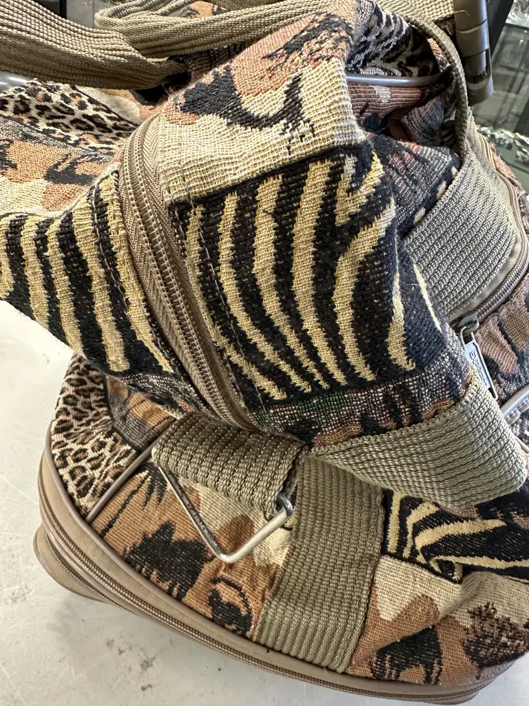 Pioneer Express African Themed Expandable Travel Bag On Wheels Image 1++