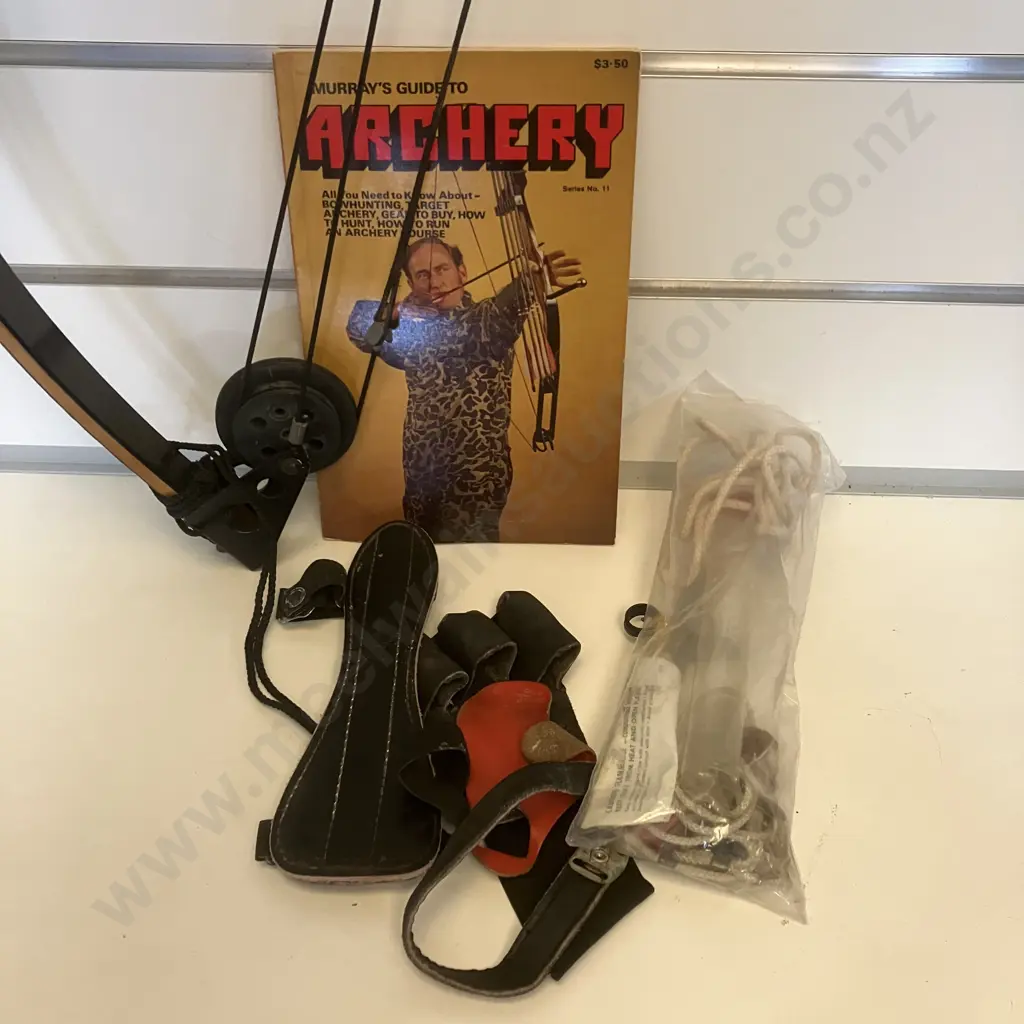 Proline Cyclone II Model 10-250 Compound Bow, Kwikee Kwiver, 6 x Arrows, Murrays Guide To Archery #11, Accessories Image 1++