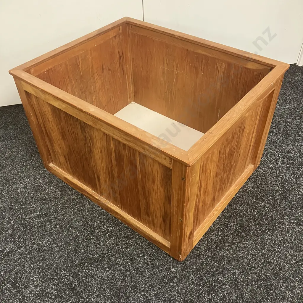 Wooden Toy Box. H41 W65 D52cm Image 1++