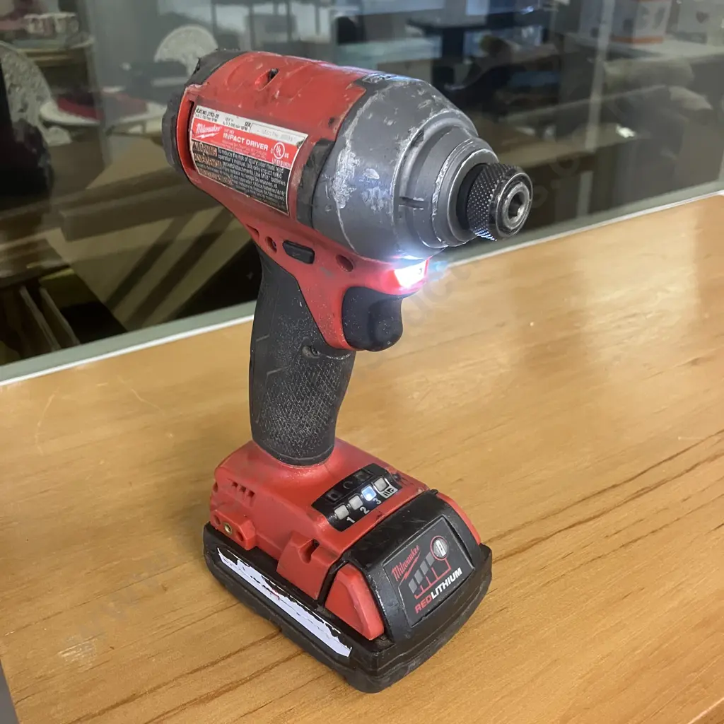 Milwaukee 18V 1/4" Hex Impact Driver With Battery (No Charger) Image 1++