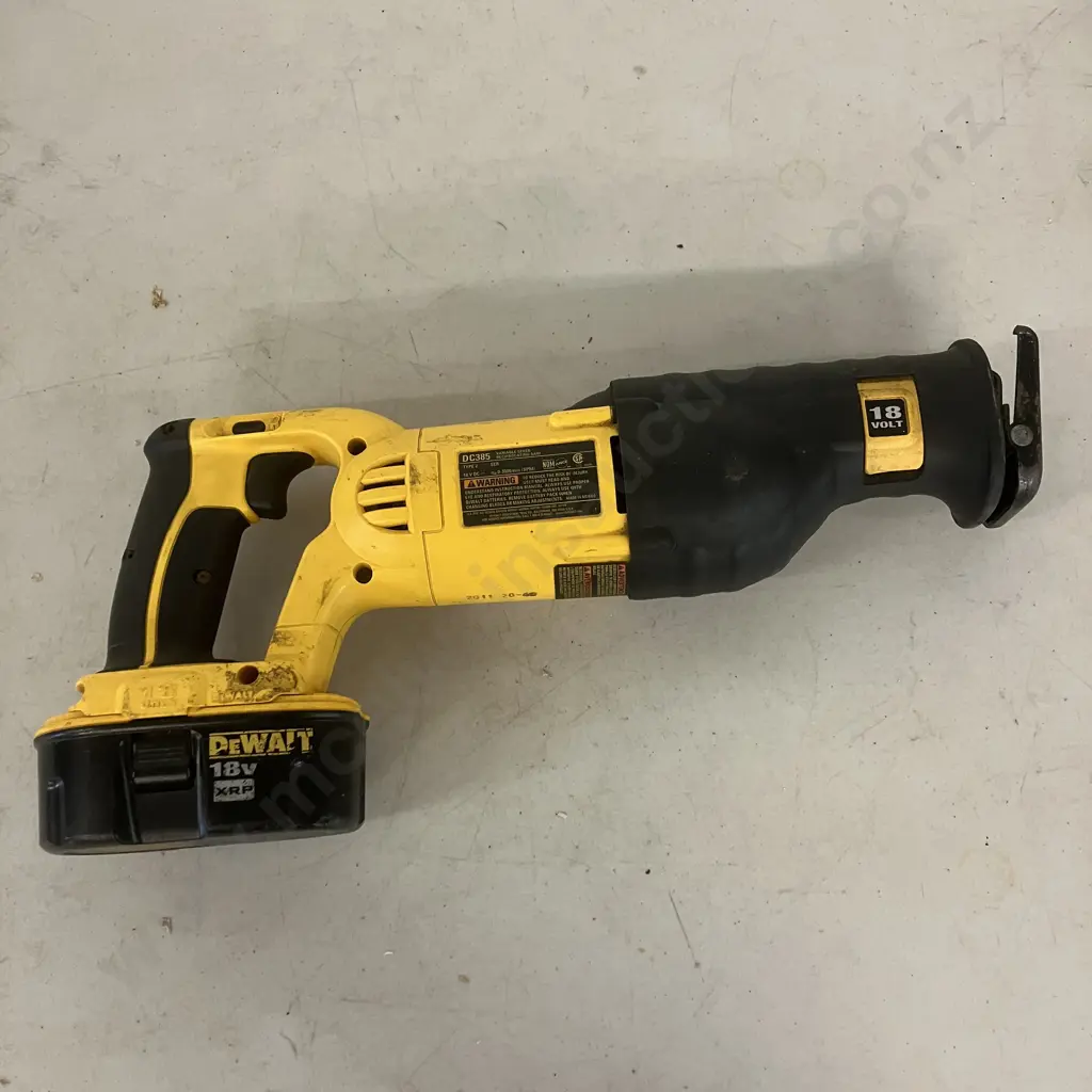 DeWalt DC385 18V Cordless Reciprocating Saw & DC9096 Battery (No Charger) Image 1++