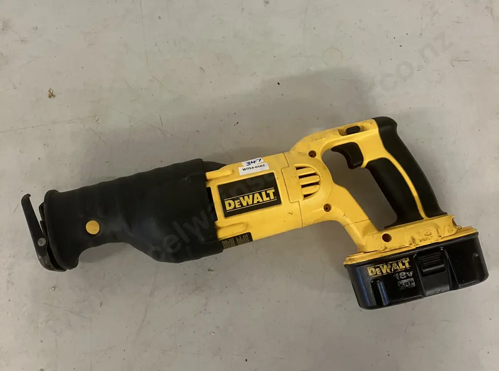 DeWalt DC385 18V Cordless Reciprocating Saw & DC9096 Battery (No Charger) Image 1++