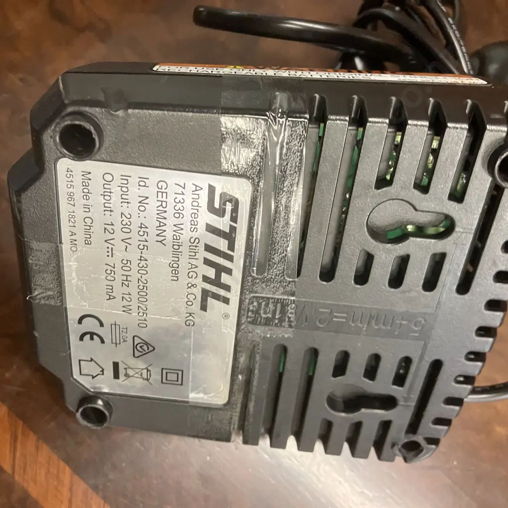 Stihl Battery Charger Image 1++