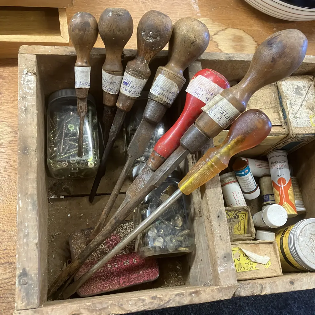 Vintage & Antique Screwdrivers Including FootPrint, Matheson, Marples Etc With Assorted Screws, Nettlefolds Etc Image 1++