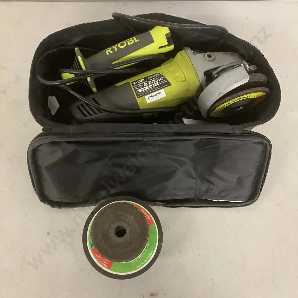 Ryobi 750W 100mm Angle Grinder EAG75100RG In Soft Case With Grinding Discs Image 1++