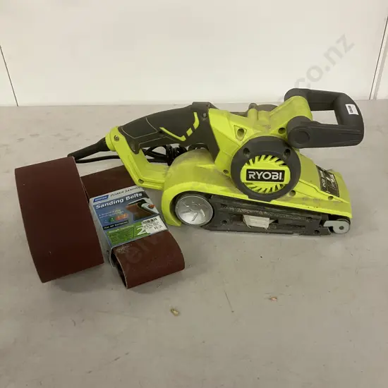 Ryobi 800W Belt Sander EBS800 With Sanding Belts