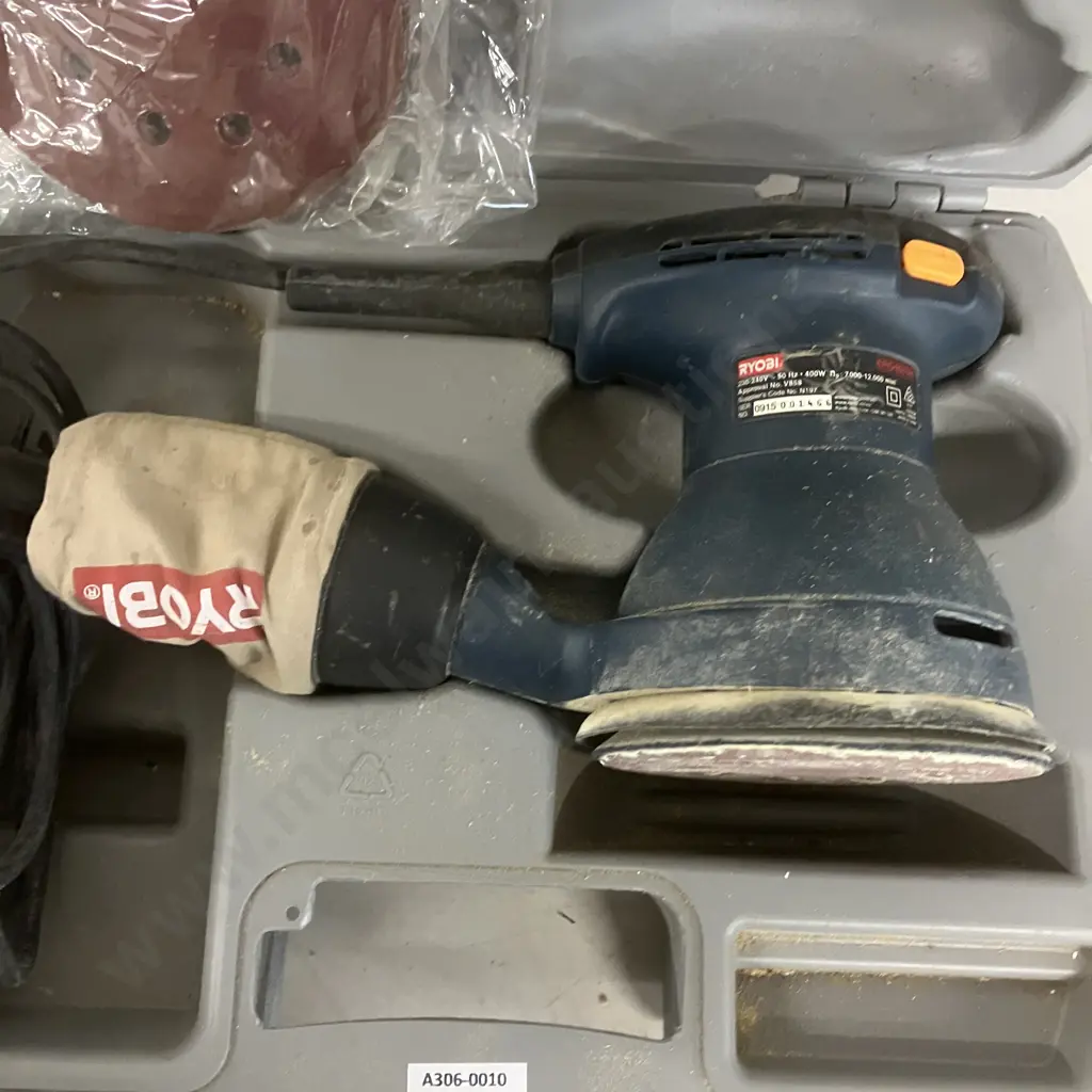 Ryobi Random Orbital Sander ERO400VK In Moulded Case & Ryobi EJS500LL Jigsaw With Blades Image 1++