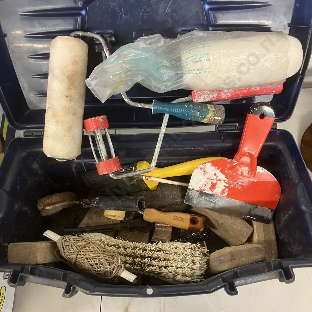 Plastic Toolbox With Painting Accessories, Box Lot Assorted Air Sprayers Etc Image 1++