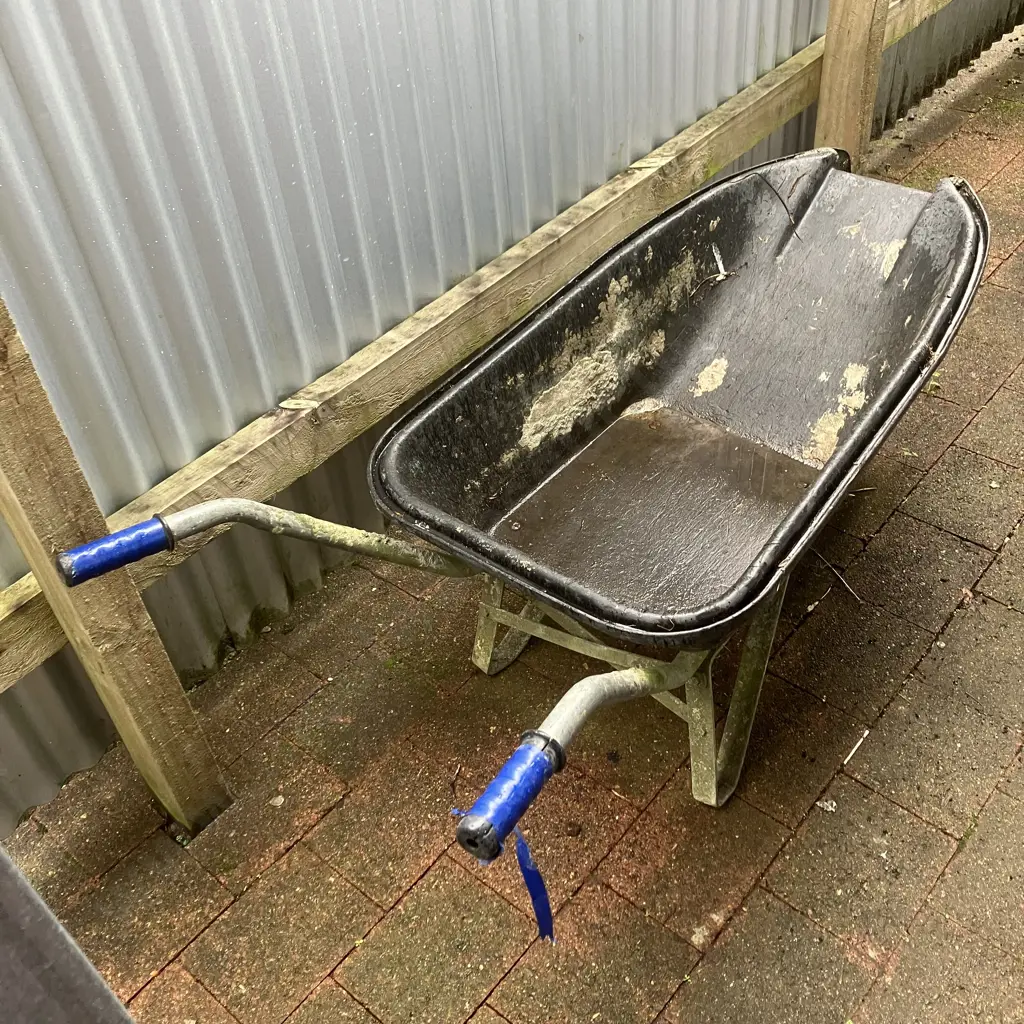 Wheelbarrow With a Black Poly Tray With Pour Lip (Tyre As Found) Image 1++