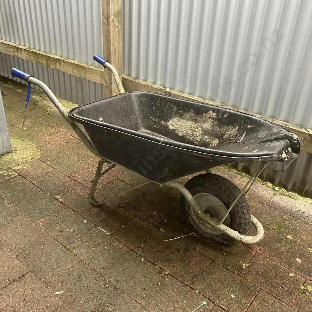 Wheelbarrow With a Black Poly Tray With Pour Lip (Tyre As Found) Image 1++