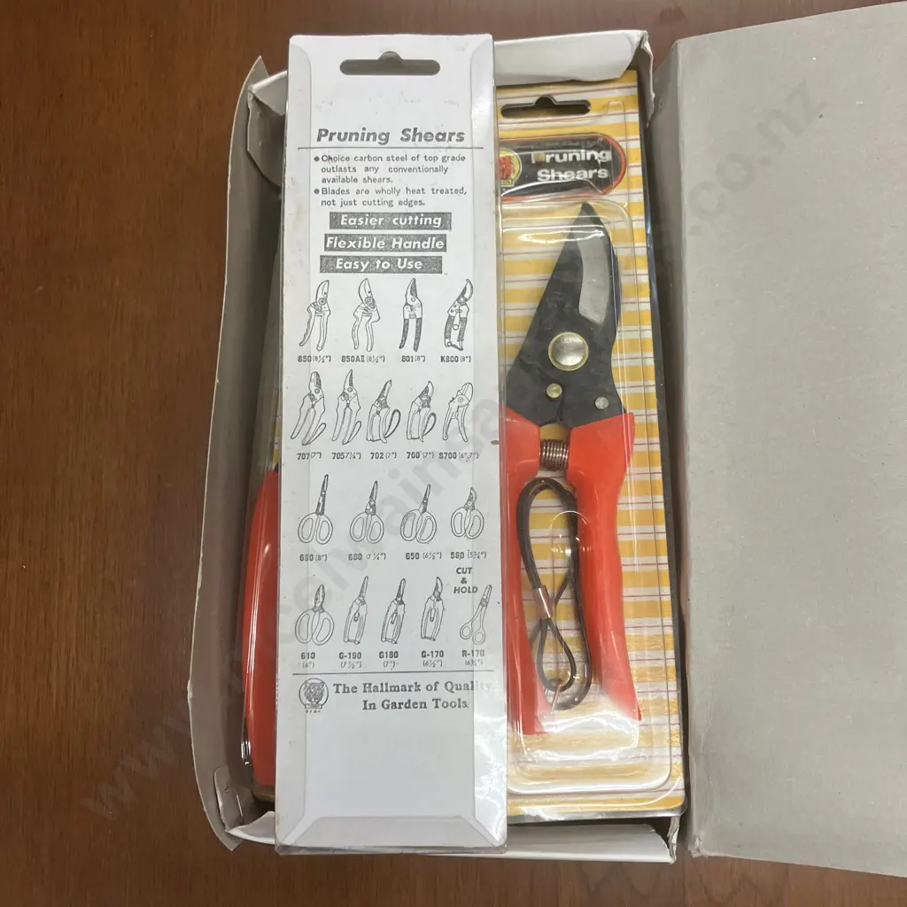 Lot of 12 New Pruning Shears Image 1++