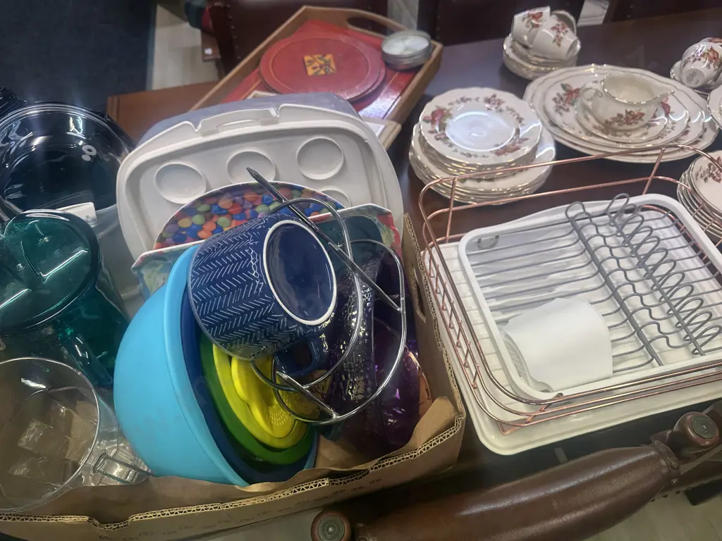 Plasticware, Dish Racks Etc Image 1++
