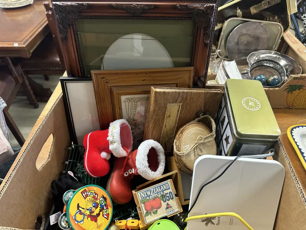 Photo Frames,Visitors Book, Games, Router Etc Image 1++