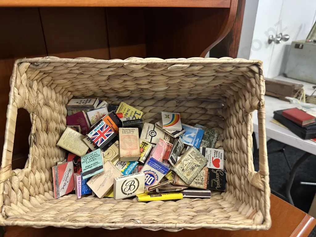 Selection Of Vintage Matches & Tins Image 1++