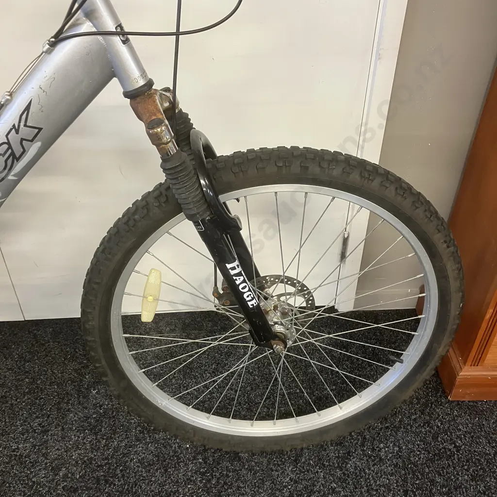 Silver Colour Quick Cross Country Bike Image 1++