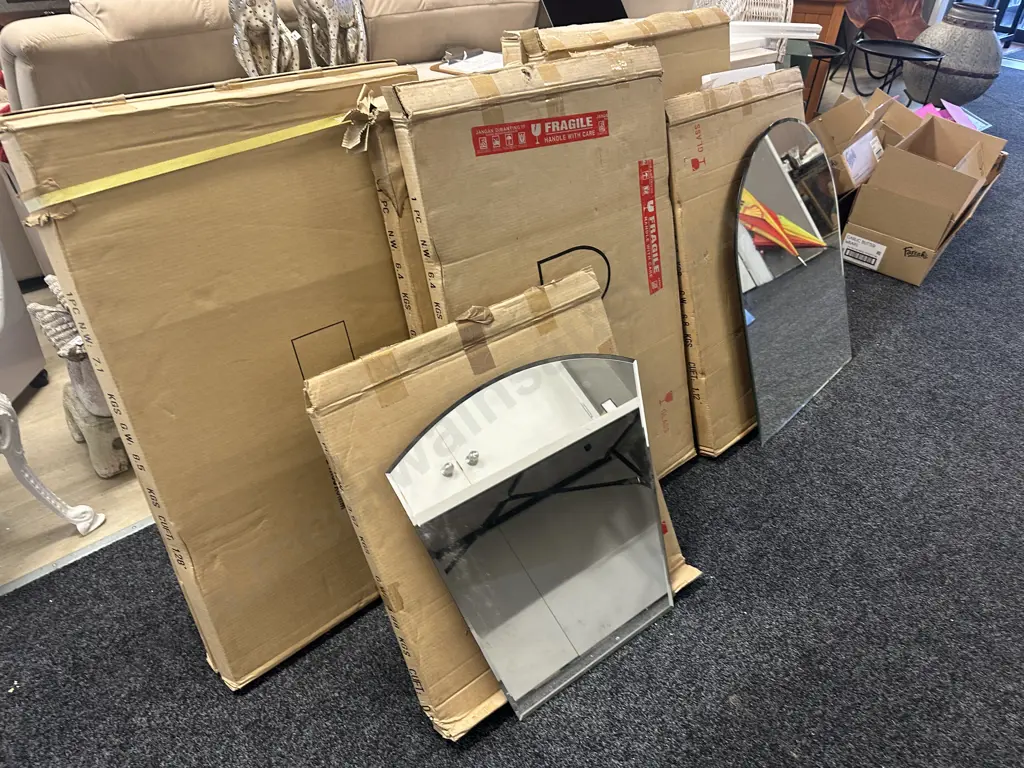 Selection Of 9 x Wall Mirrors Including Curved Top, Rectangular Etc Some As Found . 5mm - 23 x 23" to 24 x 36" Image 1++
