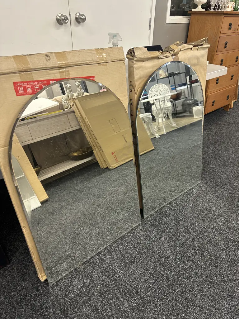 Selection Of 9 x Wall Mirrors Including Curved Top, Rectangular Etc Some As Found . 5mm - 23 x 23" to 24 x 36" Image 1++