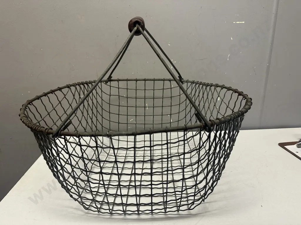 Antique Wine Harvest Basket H40,W49,D38cm. Image 1++