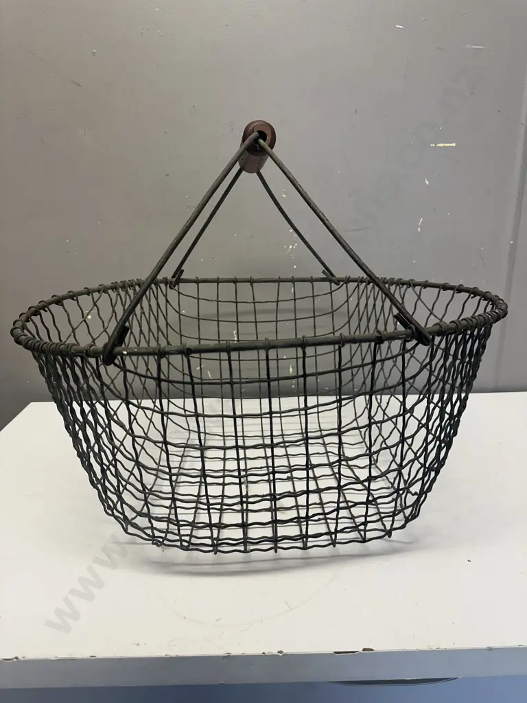 Antique Wine Harvest Basket H40,W49,D38cm. Image 1++