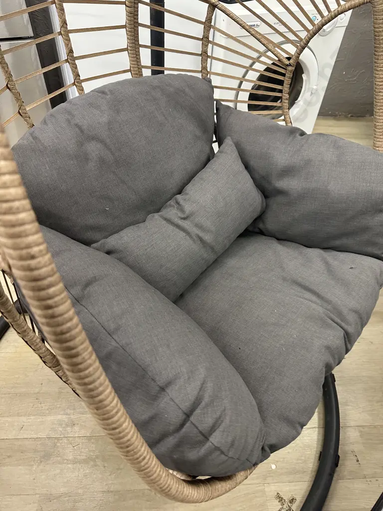 Indoor/Outdoor Nouveau Malay Hanging Egg Chair With Cover, All-Weather Rattan Image 1++