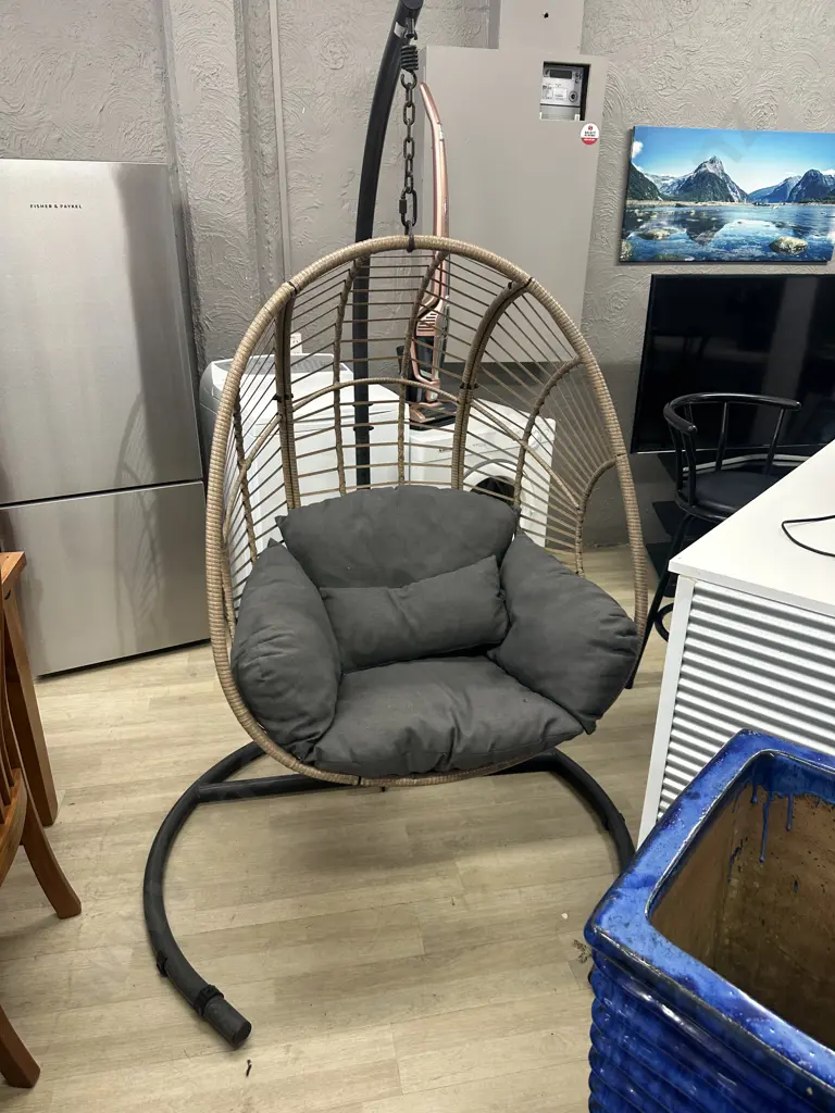 Indoor/Outdoor Nouveau Malay Hanging Egg Chair With Cover, All-Weather Rattan Image 1++