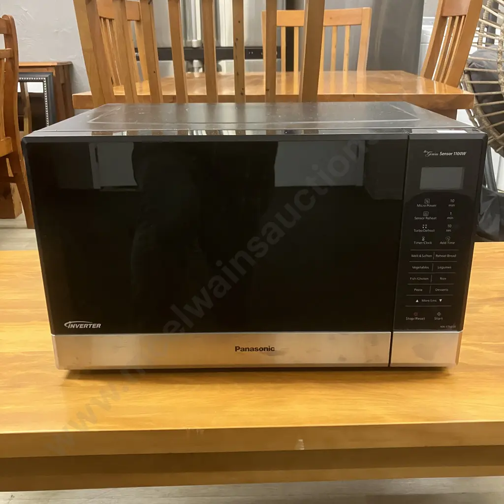 Panasonic Inverter Microwave Oven Model NN-ST665B, Black Image 1++