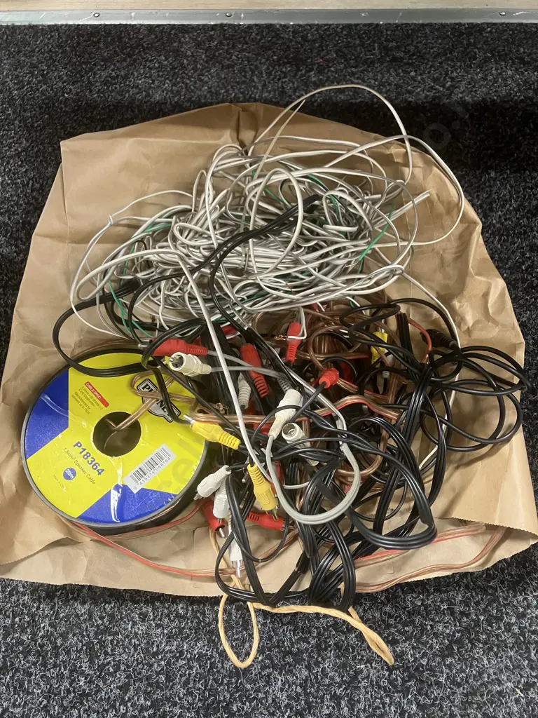 Yamaha YHT-196 Home Theater - Manuals, Cables, Remote Control Image 1++