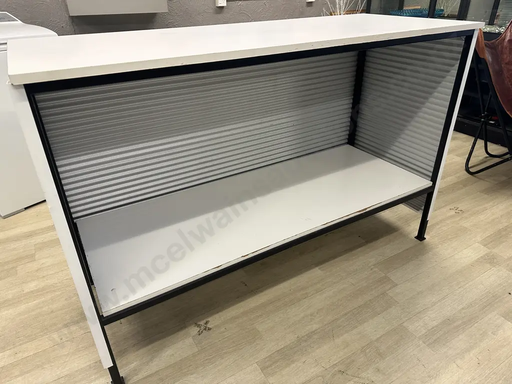 Rectangular Bar Unit Corrugated Iron & White Top H99,W150,D60cm. Image 1++